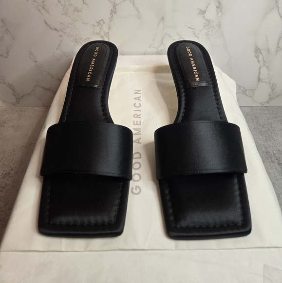 Good American Shoes - Good American Slide Sandal Mules - Black Satin